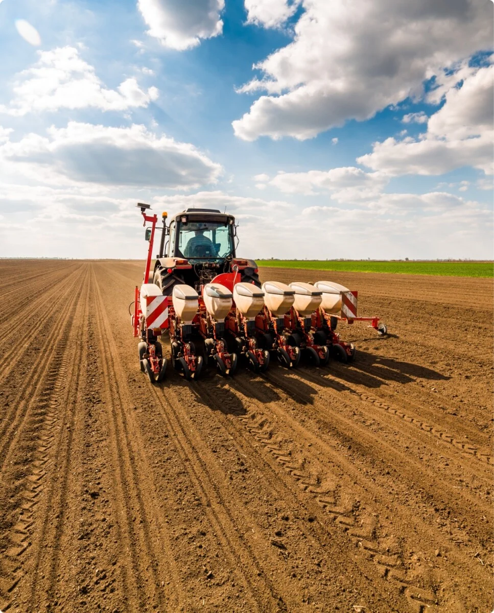 trattore in semina